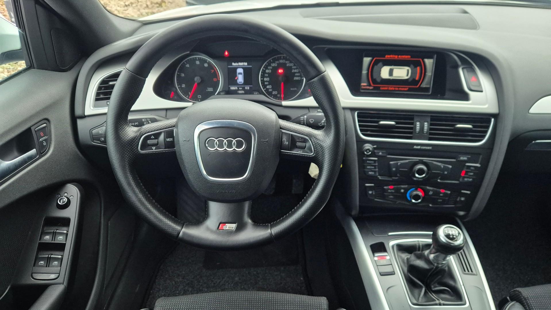 Audi A4 2.0 TFSI S-Line bi xenon Skóra 