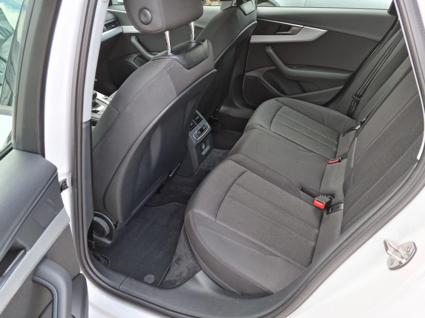 Audi A4 2.0 TDI Business Nawigacja Bi Xenon  z VAT