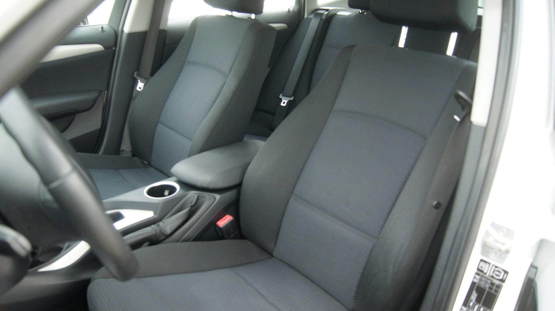 BMW X1 sDrive18d Model xLine 2013