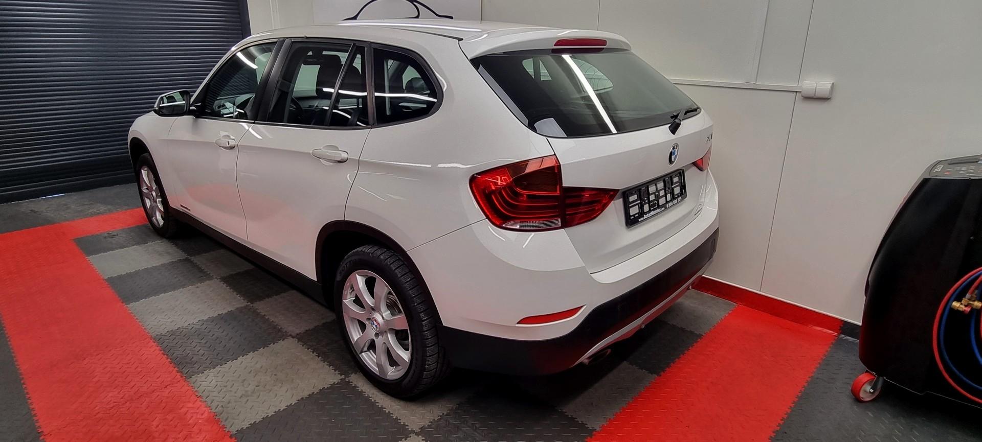 BMW X1 sDrive18d Model xLine 2013