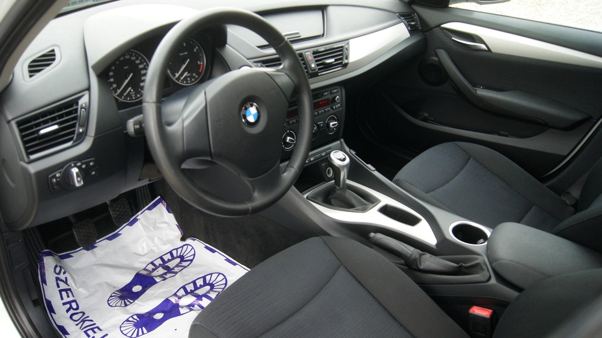 BMW X1 sDrive18d Model xLine 2013