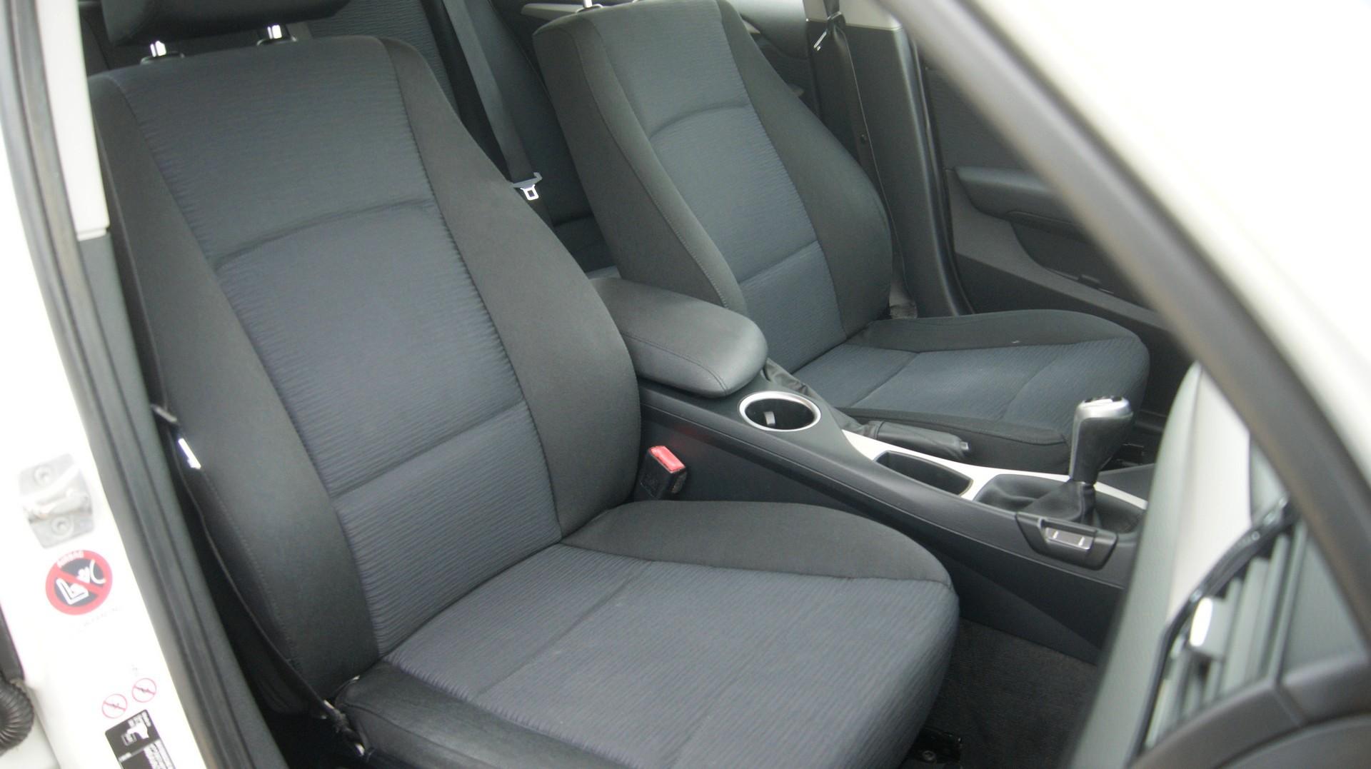 BMW X1 sDrive18d Model xLine 2013