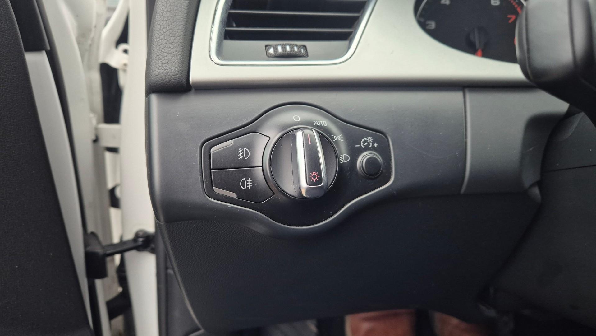 Audi A4 2.0 TFSI S-Line bi xenon Skóra 