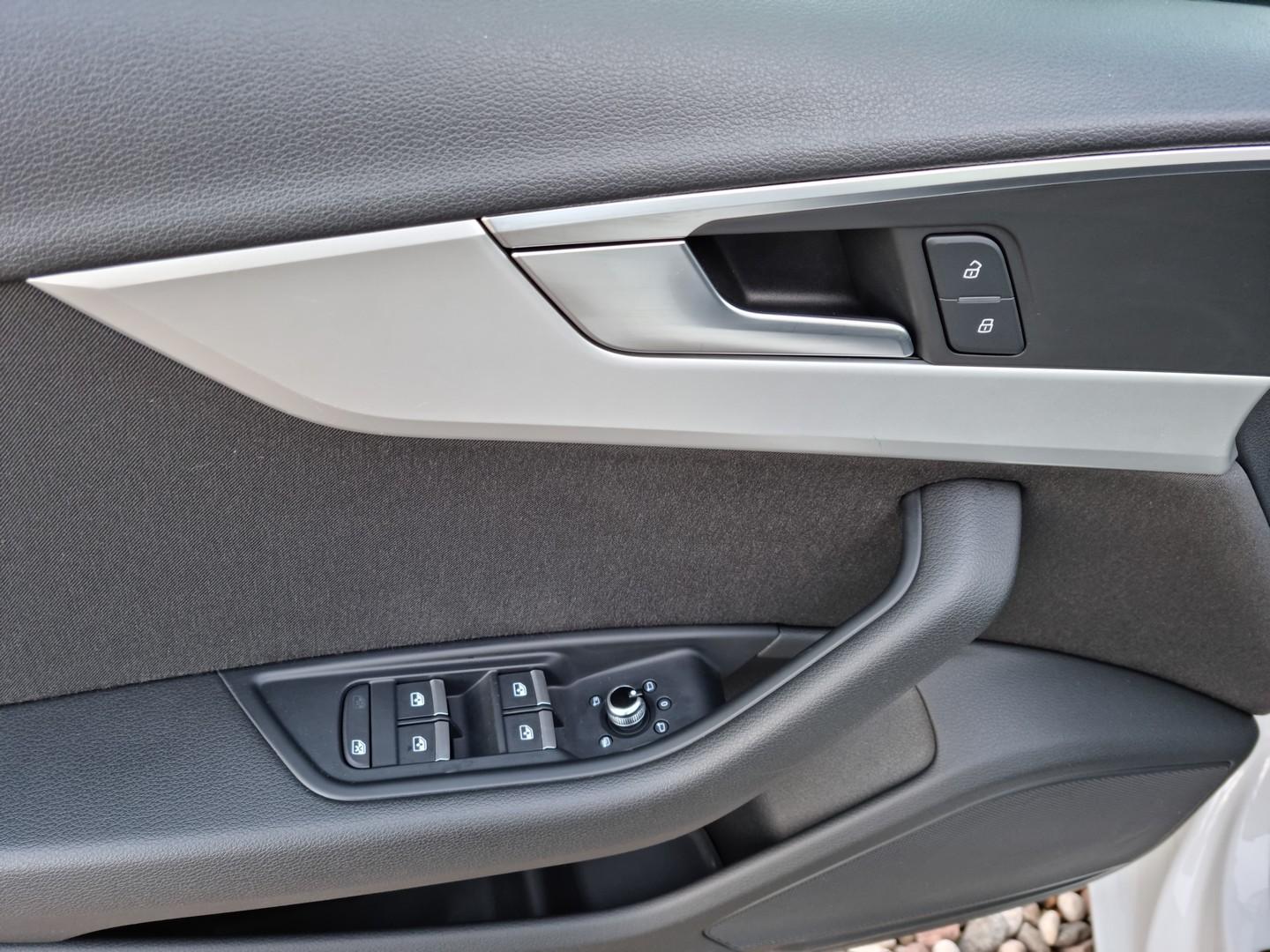 Audi A4 2.0 TDI Business Nawigacja Bi Xenon  z VAT
