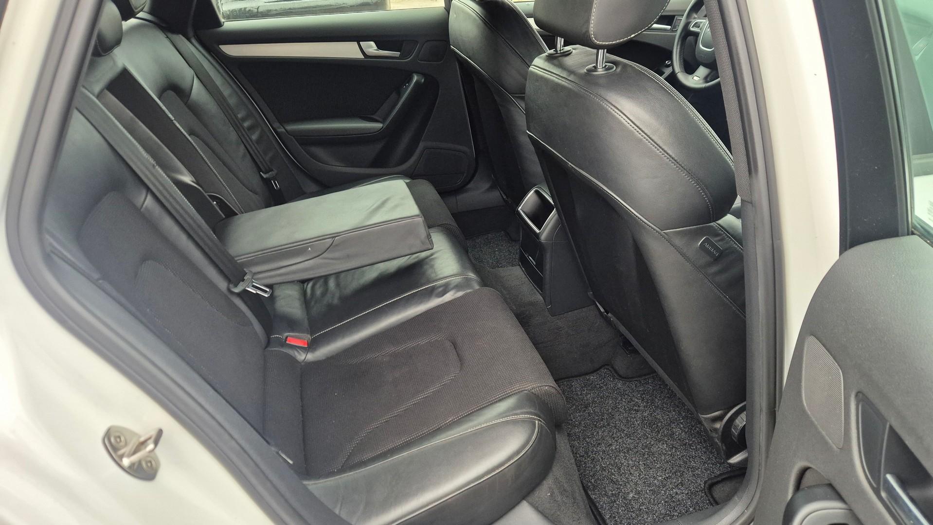 Audi A4 2.0 TFSI S-Line bi xenon Skóra 