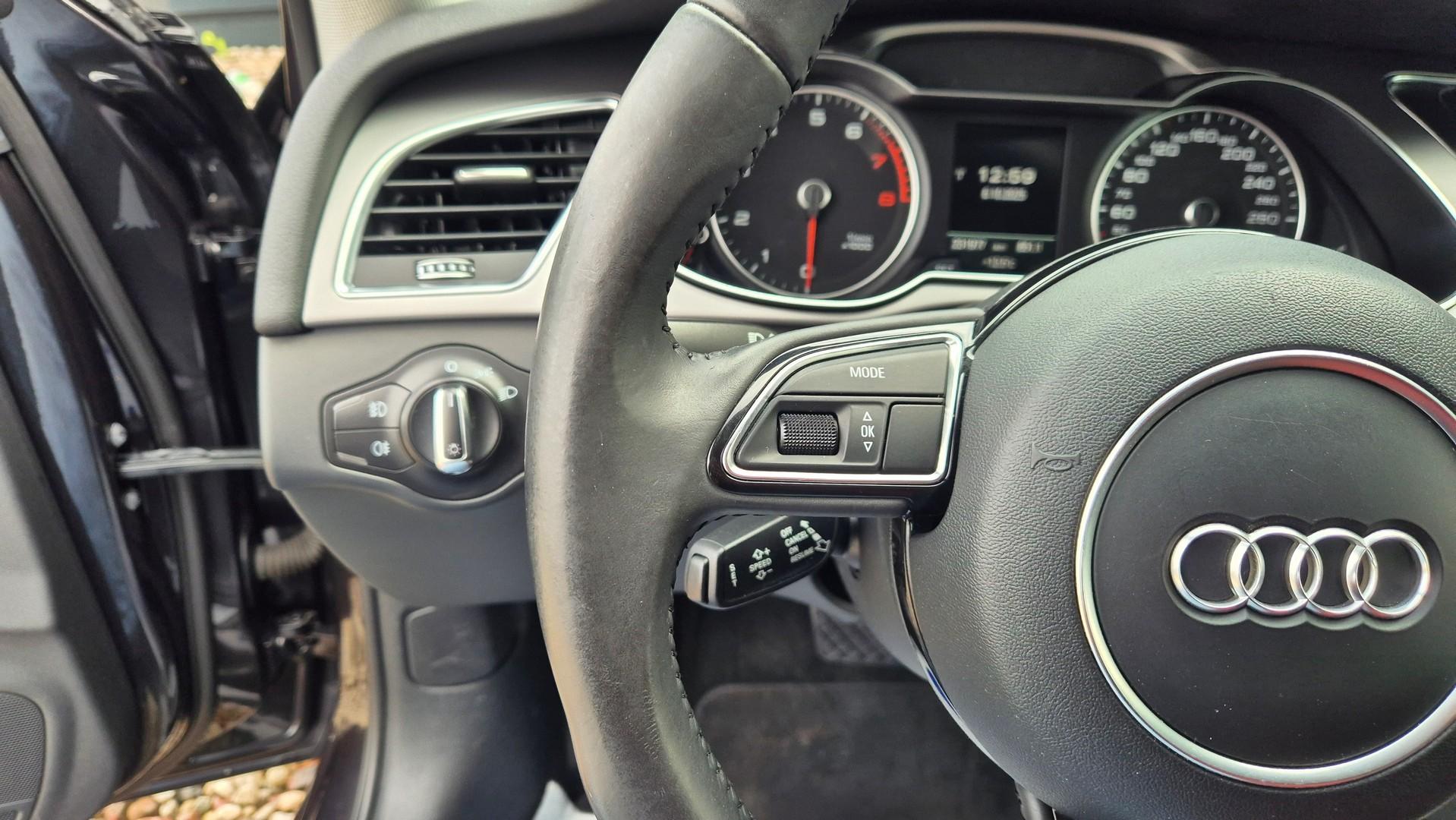 Audi A4 1.8 tfsi Ambition Nawigacja Tempomat Grzane fotele 