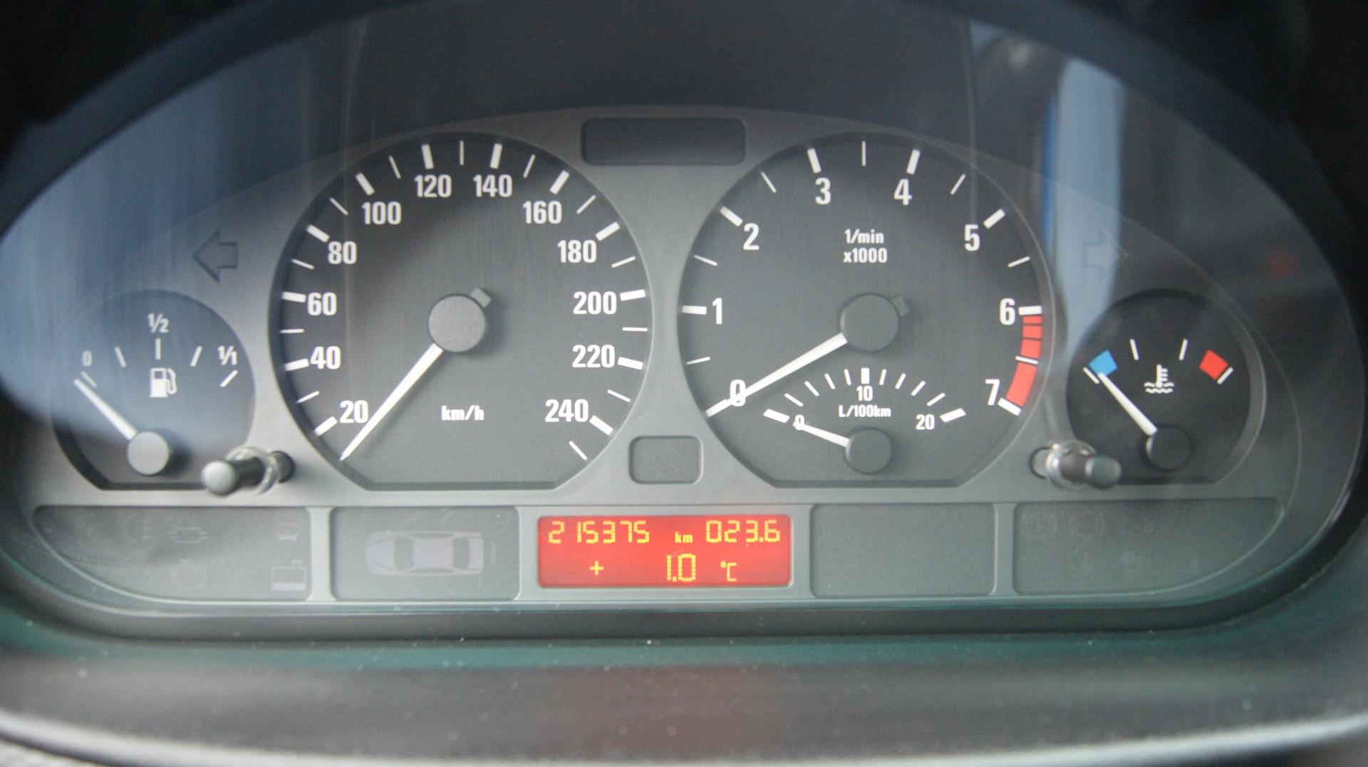 BMW 316i Compakt M Pakiet Klima Elktryka Alkantara Szyberdach MP3 