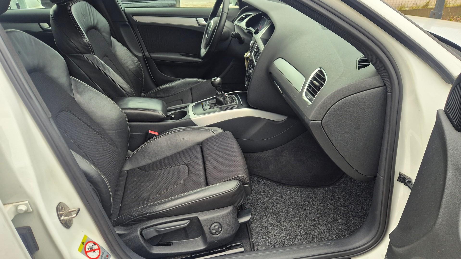Audi A4 2.0 TFSI S-Line bi xenon Skóra 