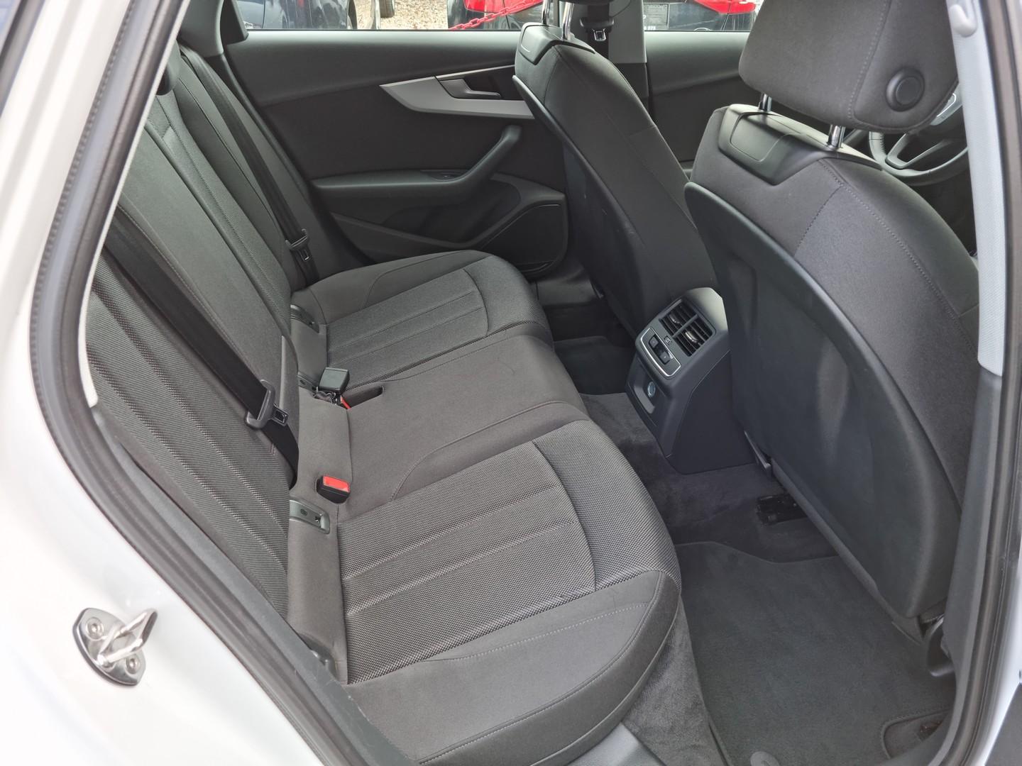 Audi A4 2.0 TDI Business Nawigacja Bi Xenon  z VAT
