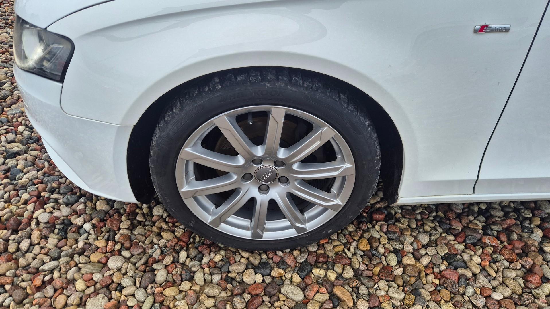 Audi A4 2.0 TFSI S-Line bi xenon Skóra 